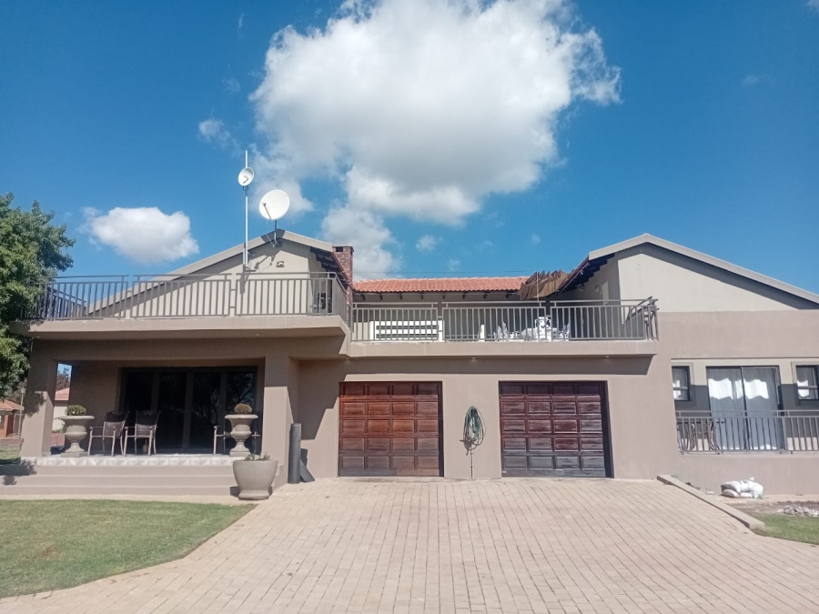 4 Bedroom Property for Sale in Buffelspoort Eco Estate North West